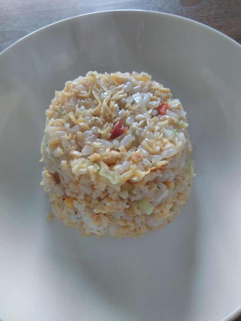 カップヌードルをチャーハンに 評判のいい Sio でやってみた 米と麺 カップヌードルをチャーハンに 評判のいい Sio でやってみた 米と麺