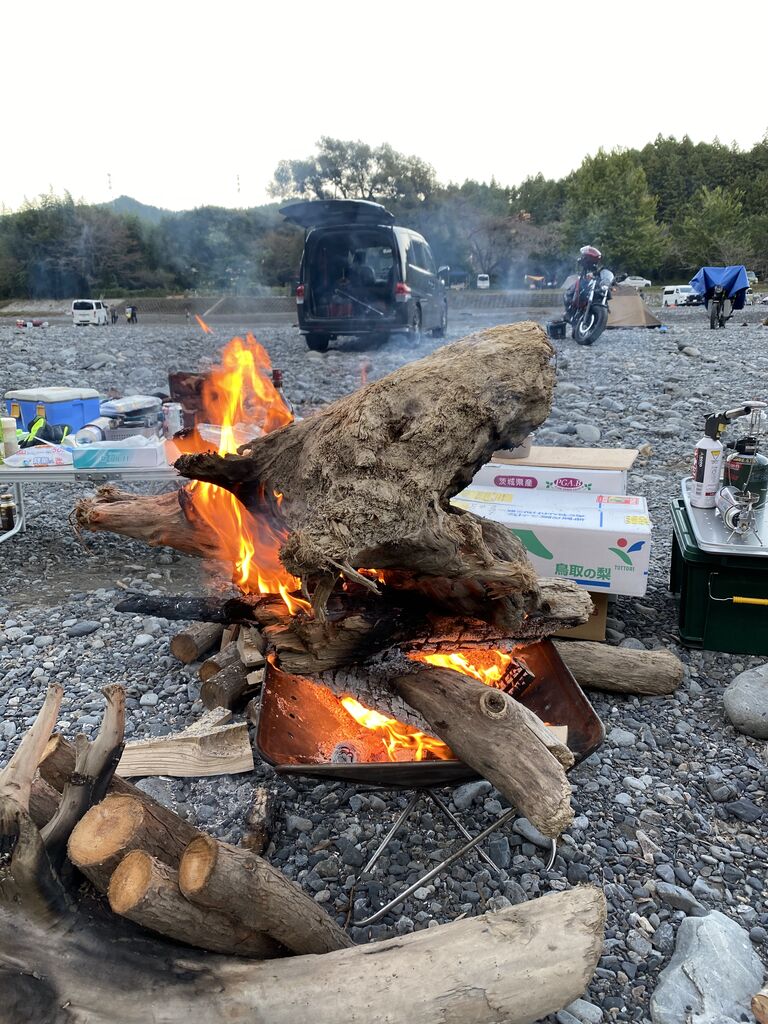 プーさんとキャンプファイヤー