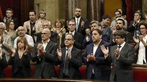 「カタルーニャ州議会がスペインからの独立を宣言」海外の反応