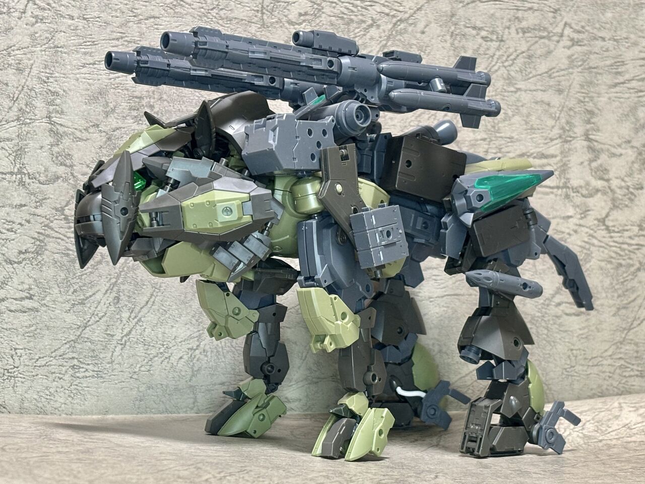 フォレスティエリ04を使ってスミロドン型を作りました。 : 30MMで