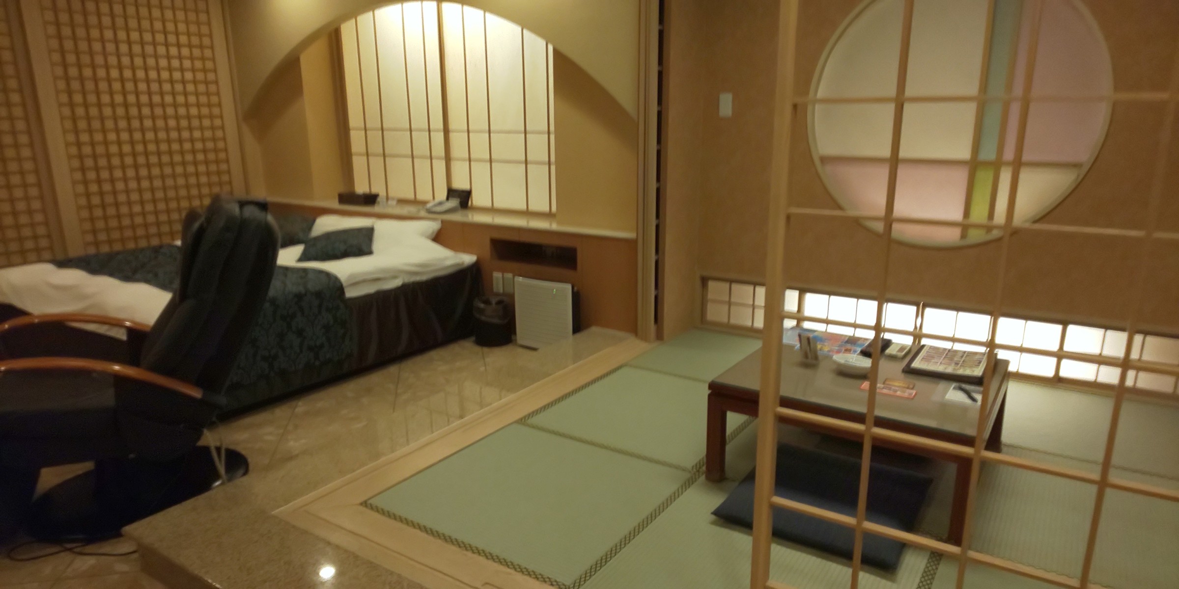 ラブホテル なんで や ねん