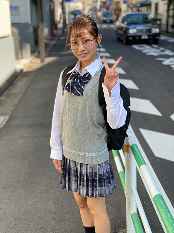 笑顔ごっくんが天使すぎる制服美少女てんチャン 犯られた女達