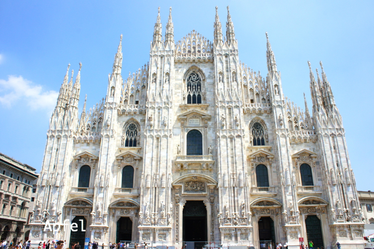 ミラノのドゥオーモ（Duomo di Milano） : スイスの街角から