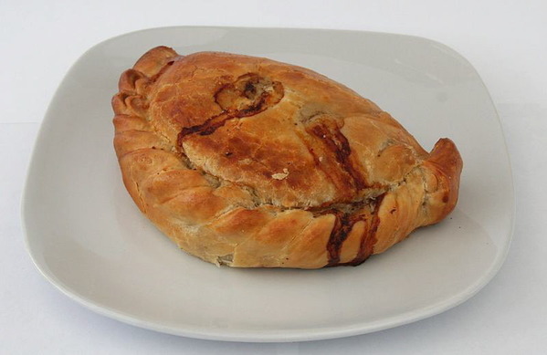 800px-Cornish_pasty