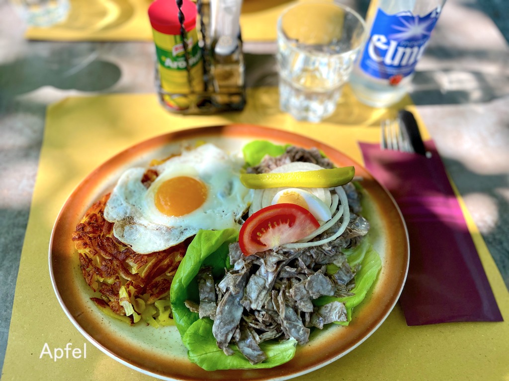 夏の定番 スイス料理 : スイスの街角から