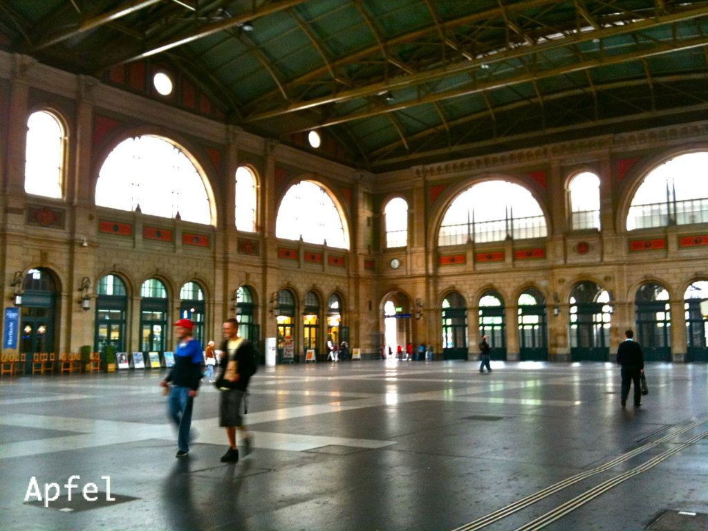 チューリッヒ駅ってこんなトコロ スイスの街角から