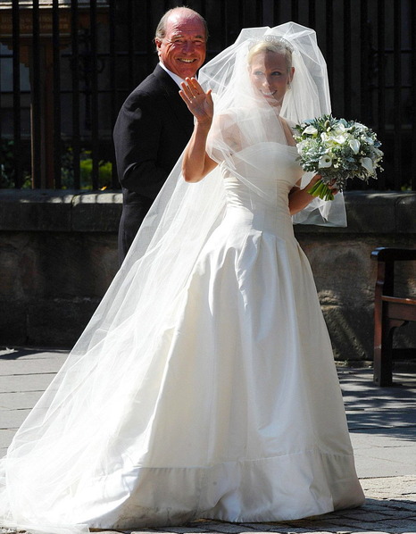 article-2020533-0D3A8AC800000578-400_964x1236