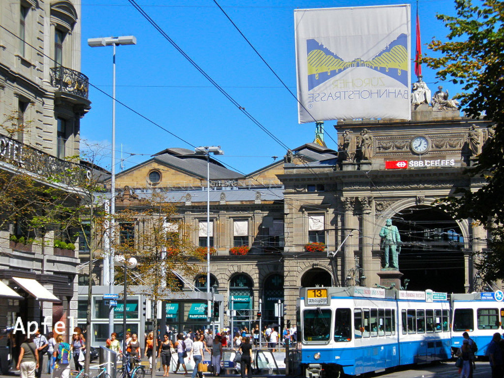 チューリッヒ駅ってこんなトコロ スイスの街角から