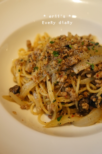 粗挽豚と新玉ねぎのビアンコパスタ