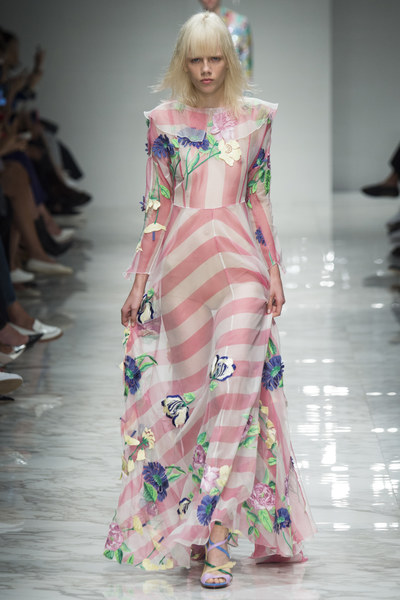 ファッション業界では早くも春夏コレクションが発表 見逃したら損 春のトレンド情報 莉那さんが オシャレの方法教えます