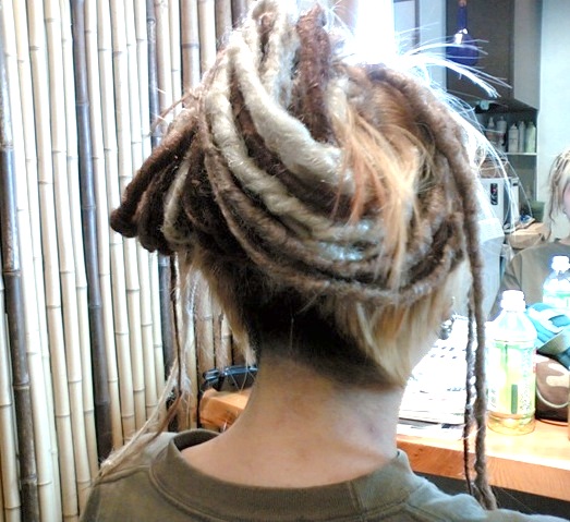 エリンランド 金髪ドレッド 美容院flame