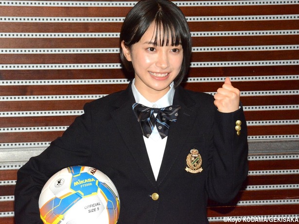 高校サッカー応援マネに大抜擢された15歳JKがめちゃくちゃ可愛いｗｗｗｗｗｗ