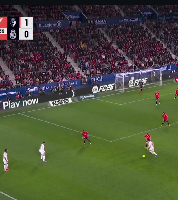 【画像】世界最強チームレアルマドリー…このポジショニングは酷すぎるｗｗｗｗｗｗ