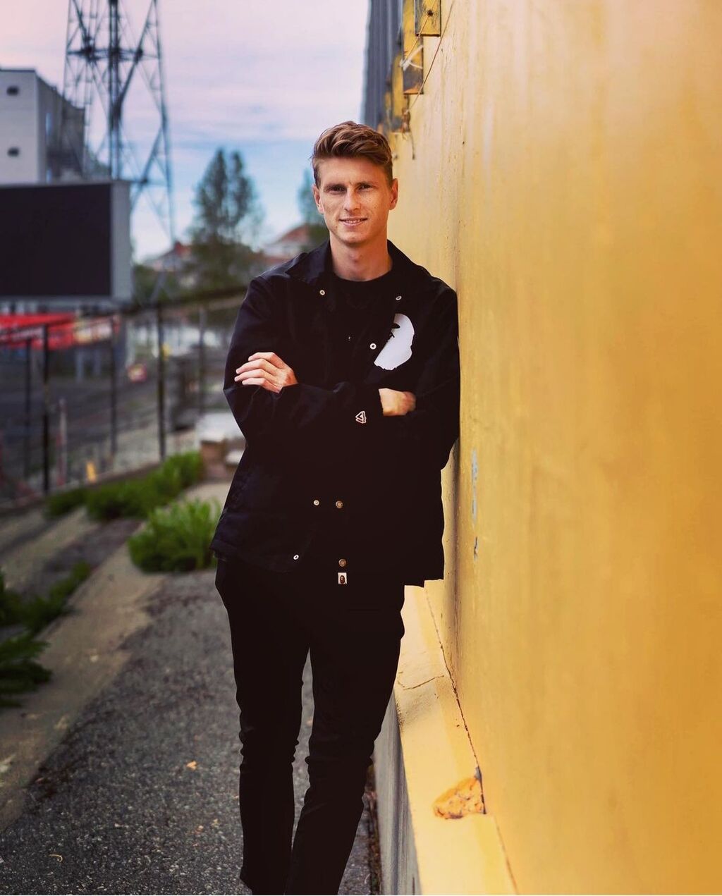 朗報 浦和の救世主 ユンカーさん モデル並みにかっけえｗｗｗｗｗ サッカーまとめアンテナ サッカーラボアンテナ