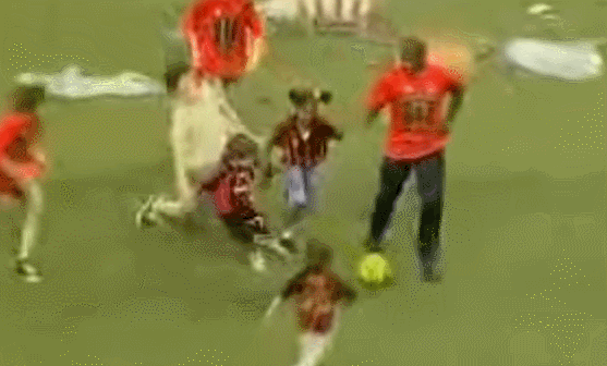 Gif マルディーニの息子が5歳のときのスライディングwwwww スポキチ速報 Gif マルディーニの息子が5歳のときのスライディングwwwww スポキチ速報
