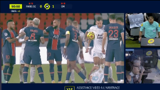 Gif ネイマール選手 Varでビンタしたのがバレてレッドカード スポキチ速報