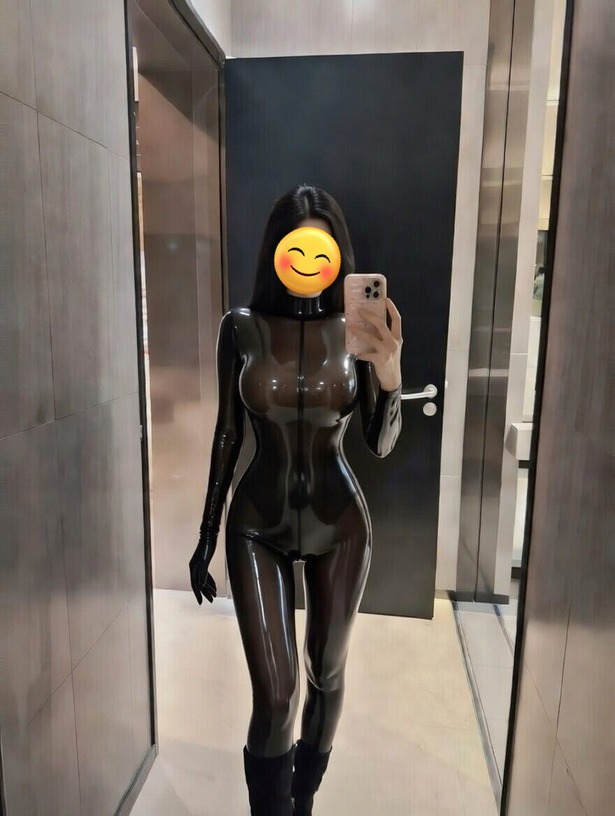 【超画像】この女性と5.5時間エレベーターに閉じ込められたらどうする？