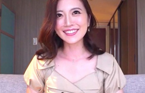 【美熟女】極上の美人妻がドM男とお泊りハメの絶叫SEX!【無料エロ動画】のトップ画像