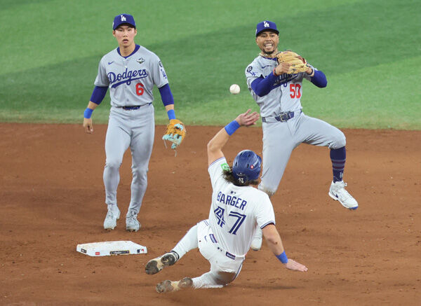 聯合ニュース　WS「 幸せだ」優勝指輪を米国でもらったLAドジャースのキム・ヘソンは、ファンに感謝の言葉を伝えた [11/2]