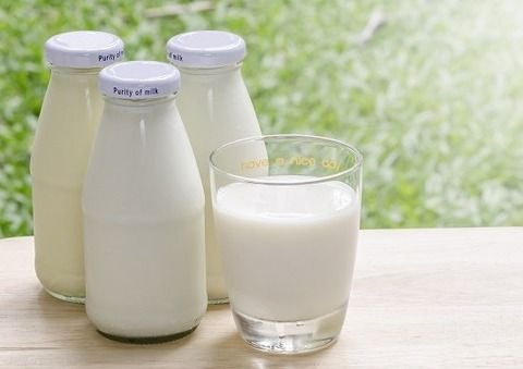 【悲報】マッマ、牛乳屋さんが好みのイケメンで契約してしまう