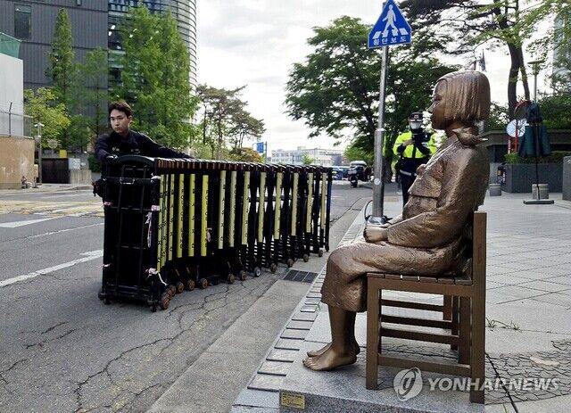 聯合ニュース　少女像設置された高校周辺での集会　禁止は正当＝韓国裁判所 ［7/10］