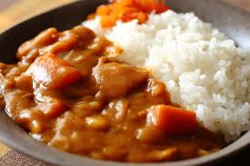 関東のカレーってなんで豚肉入れるの？