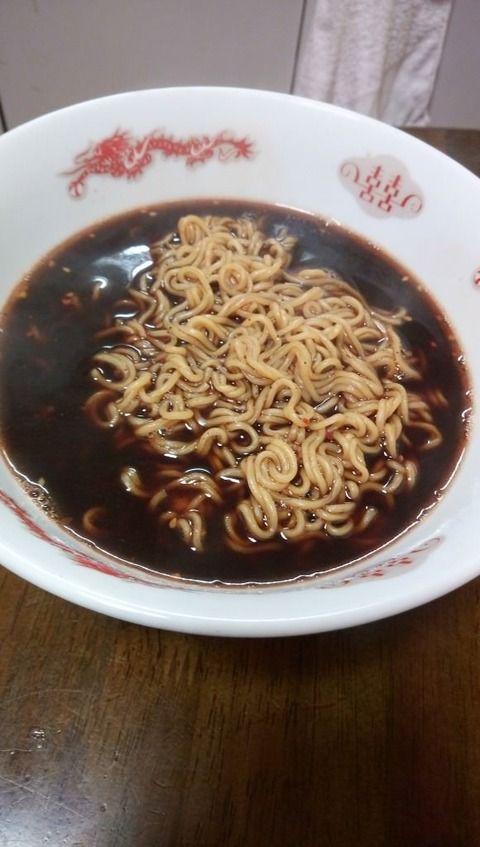 ブラックラーメン黒過ぎワロタｗｗｗｗｗｗ