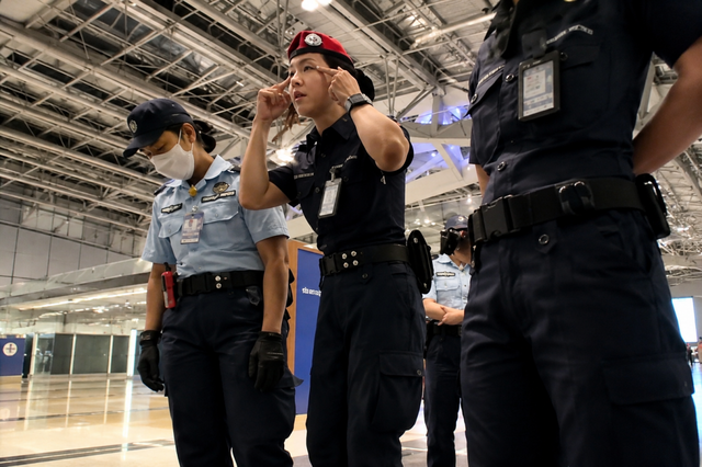 中国人22人がタイの空港で搭乗拒否される、警備員が「つり目」ジェスチャー―香港メディア [8/6]