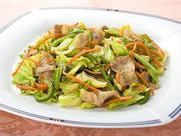 全国チェーンのお店で野菜炒めを食べたら味がついていなかったのでクレームを出したが…