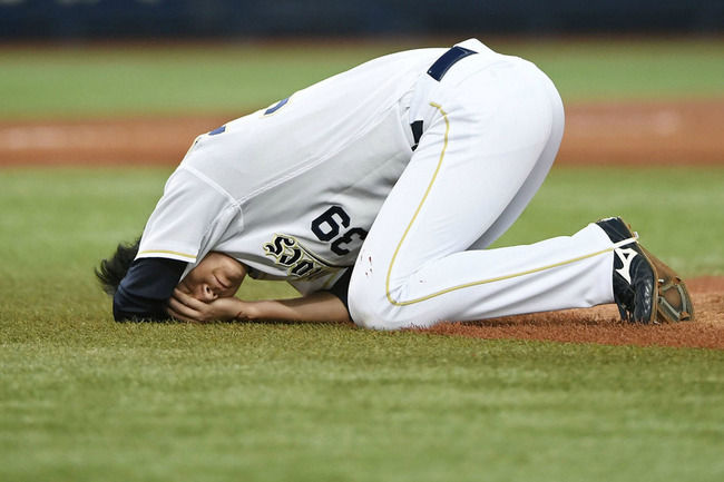 【朗報】オリックス小林、8針縫うも脳に異常なし