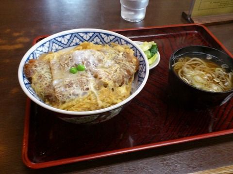 本業じゃないのに美味しいもの「そば屋のカツ丼」「牛丼屋のカレー」