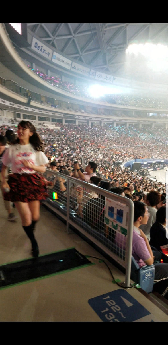 【悲報】小嶋真子さん、自分の推し席を間違える