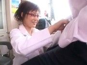 行列にできる鬱診療所の実態はエッチな女医さんが手コキとフェラでリラックスさせてくれるものでした~(森ななこ)