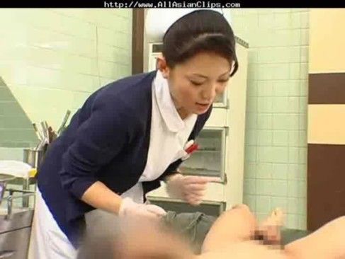 美人ナースが精液採取の為優しくフェラから騎上位ファックで採取してくれたwww