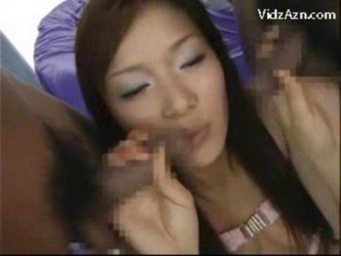 好きもの女にはオモチャでマンコを弄り倒してWフェラさせて3P・・・お決まりのコース