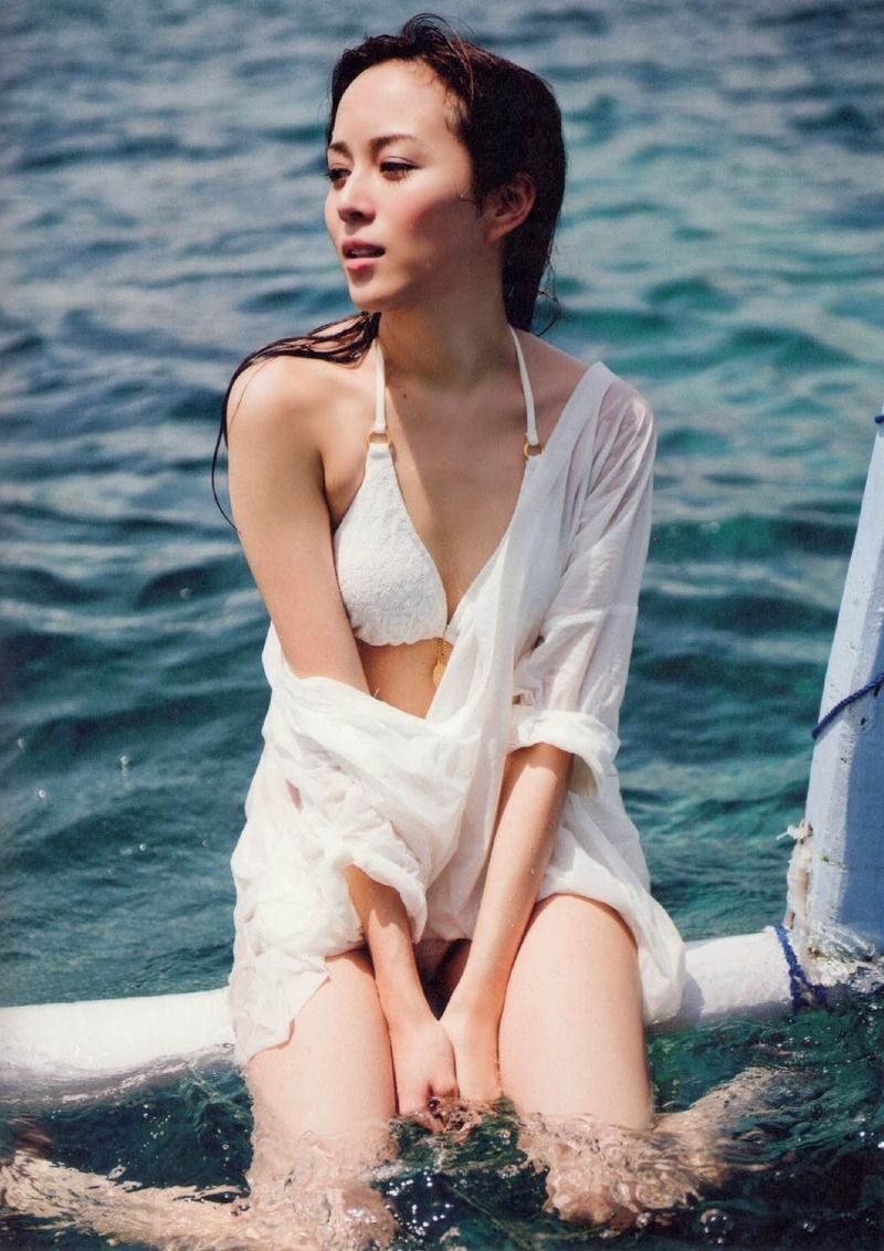 比嘉愛美エロ エロ画像】女優・比嘉愛未（ひが まなみ）(28)が競泳水着！ドラマ「恋愛時代」でドスケベ色白ボディを披露！ : グラビアアイドルのエロ 画像アタｮo(*'o'*)o