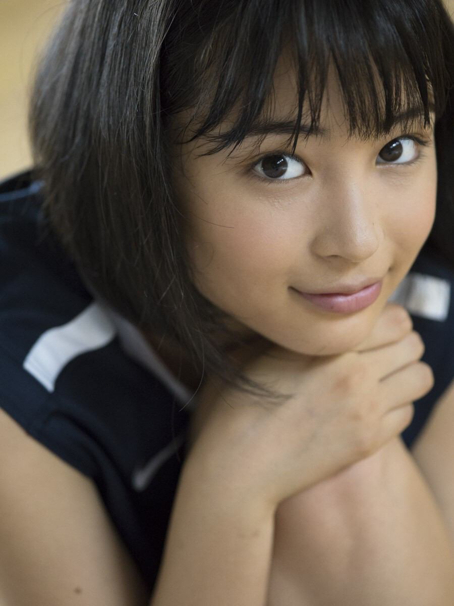 広瀬すずの生意気おっぱいを虐めたいわ ビッチやし揉まれまくってるんやろ 画像 芸能人ヌード エロ画像