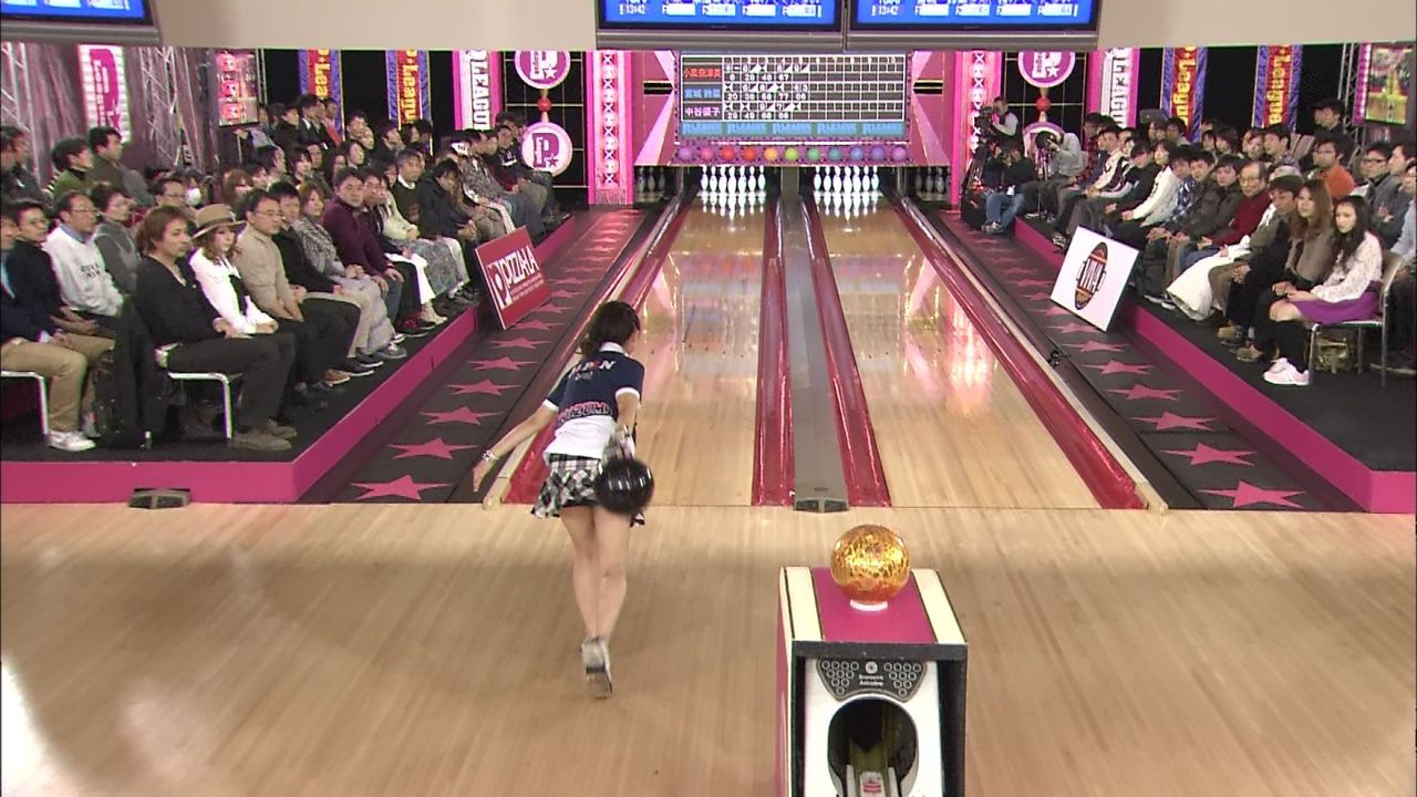 ボーリング  パンチラ 