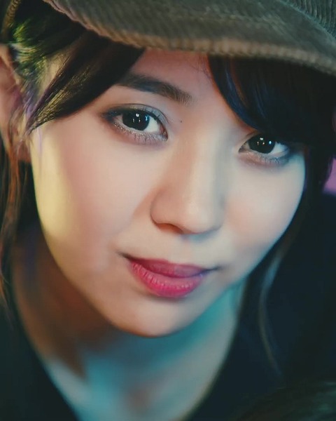 小林由依