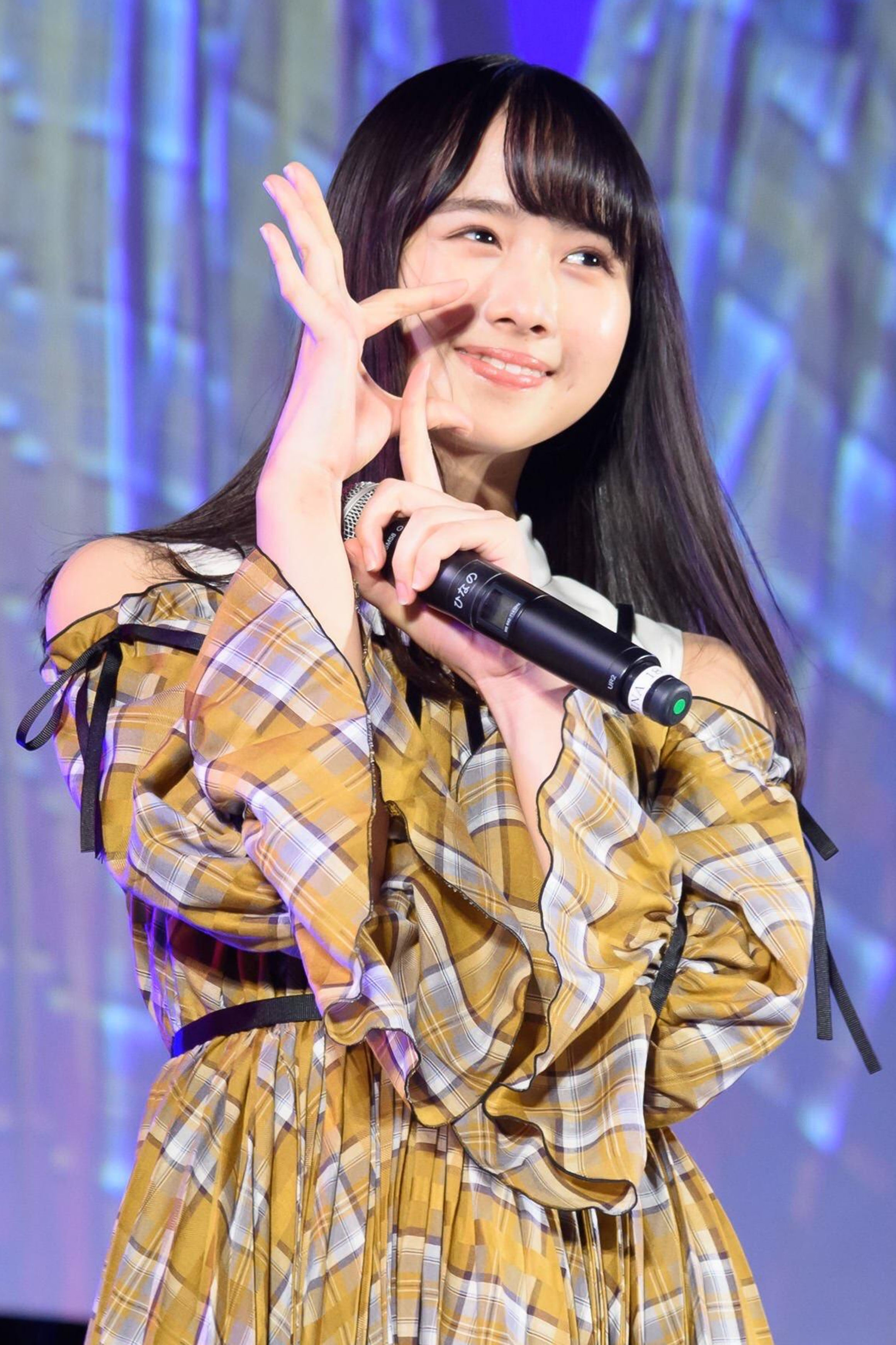 上村ひなの