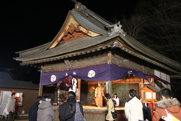 元旦の催馬楽神楽奉納 鷲宮神社2015年初売り