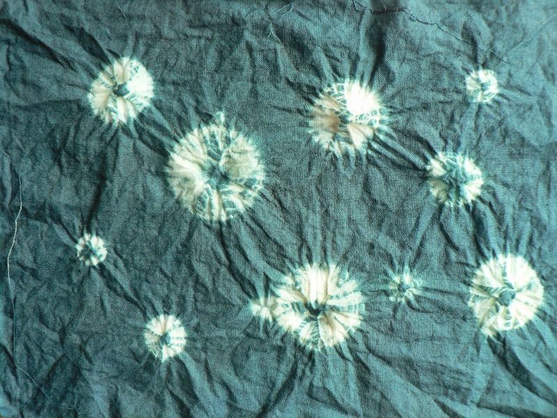 藍の乾燥葉染め その３ てぬぐいを染める