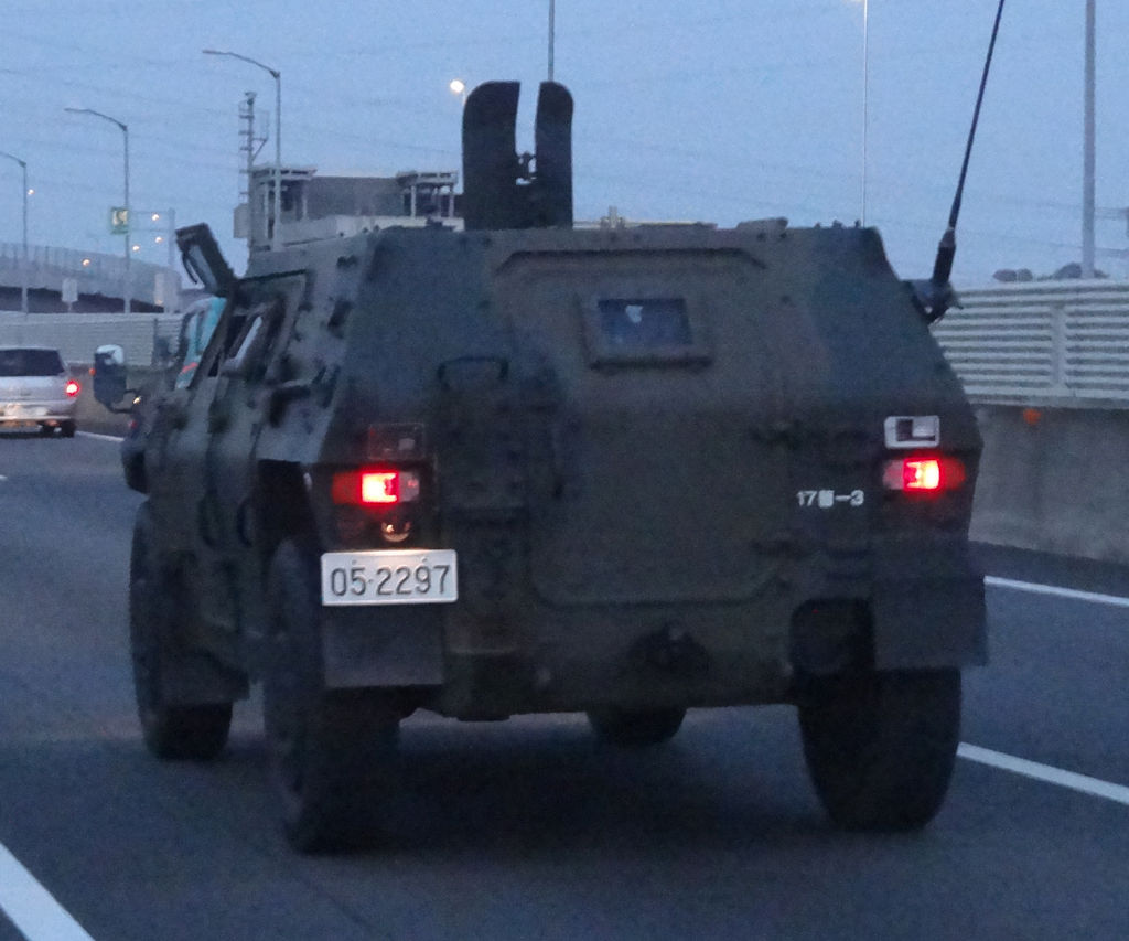 軽装甲機動車 似非管理者の寂しい夜