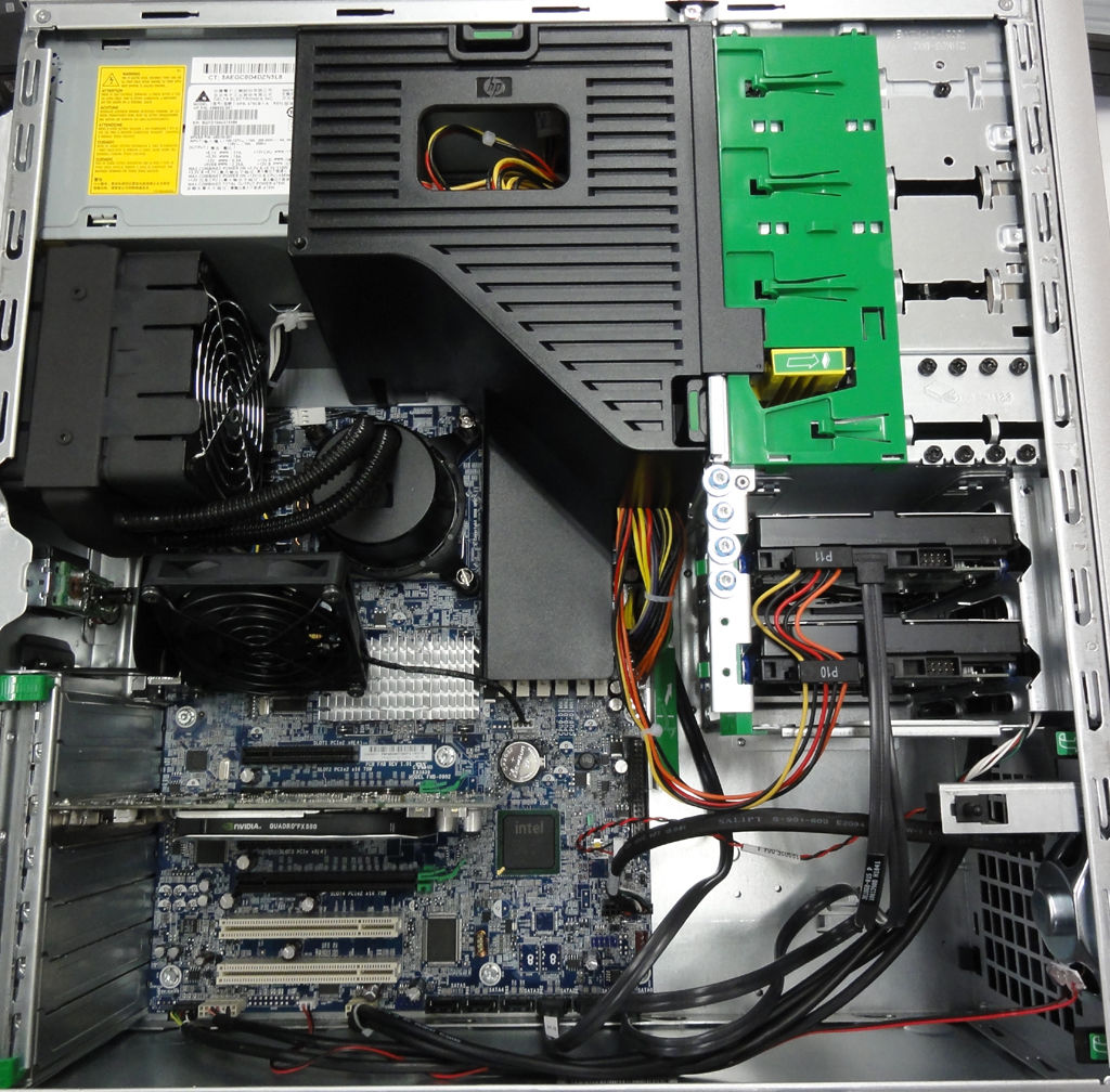 HPの「Z400Workstation」後期の水冷システム搭載のゲーミング仕様