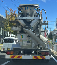 生コン車