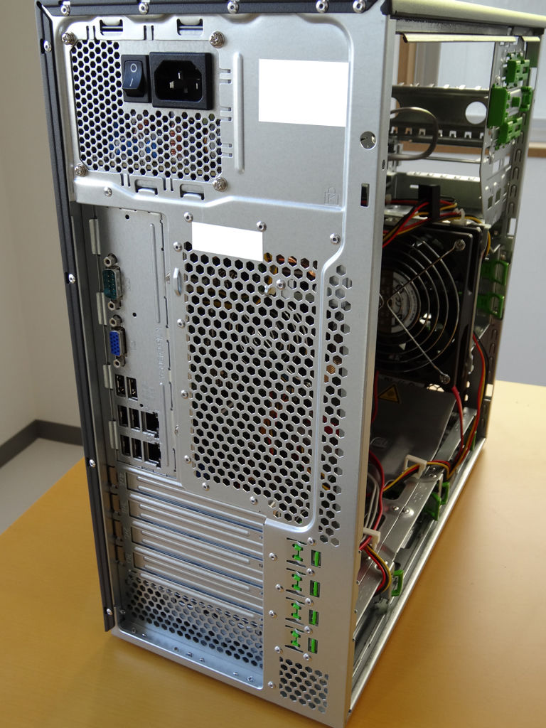 富士通 PRIMERGY TX100 S3 Ogishima PC / 富士通 PRIMERGY TX100 S3