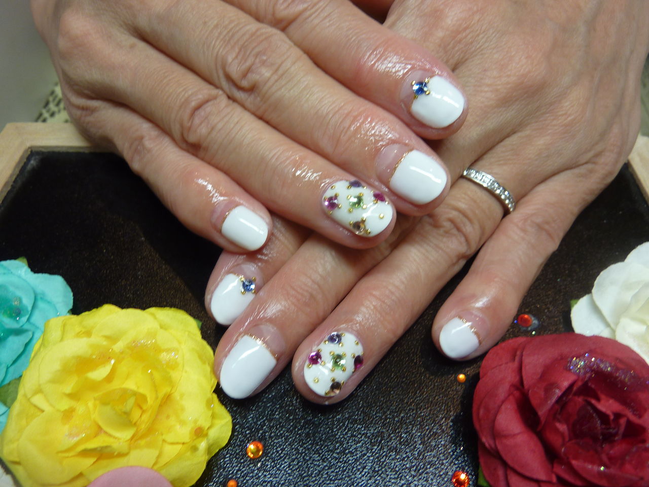 華やかなストーンアートネイル 大泉学園のネイルサロン エスピィ Espy ネイル アイラッシュサロン