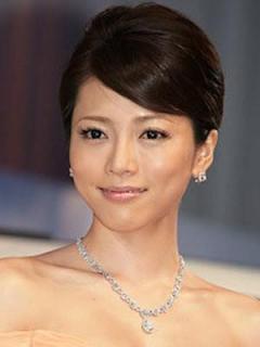 木下優樹菜がママタレ完全廃業で、後釜に推される釈由美子にかかる重圧