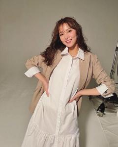 石川恋、髪の毛くるくる~♪楽しそうな撮影オフショット