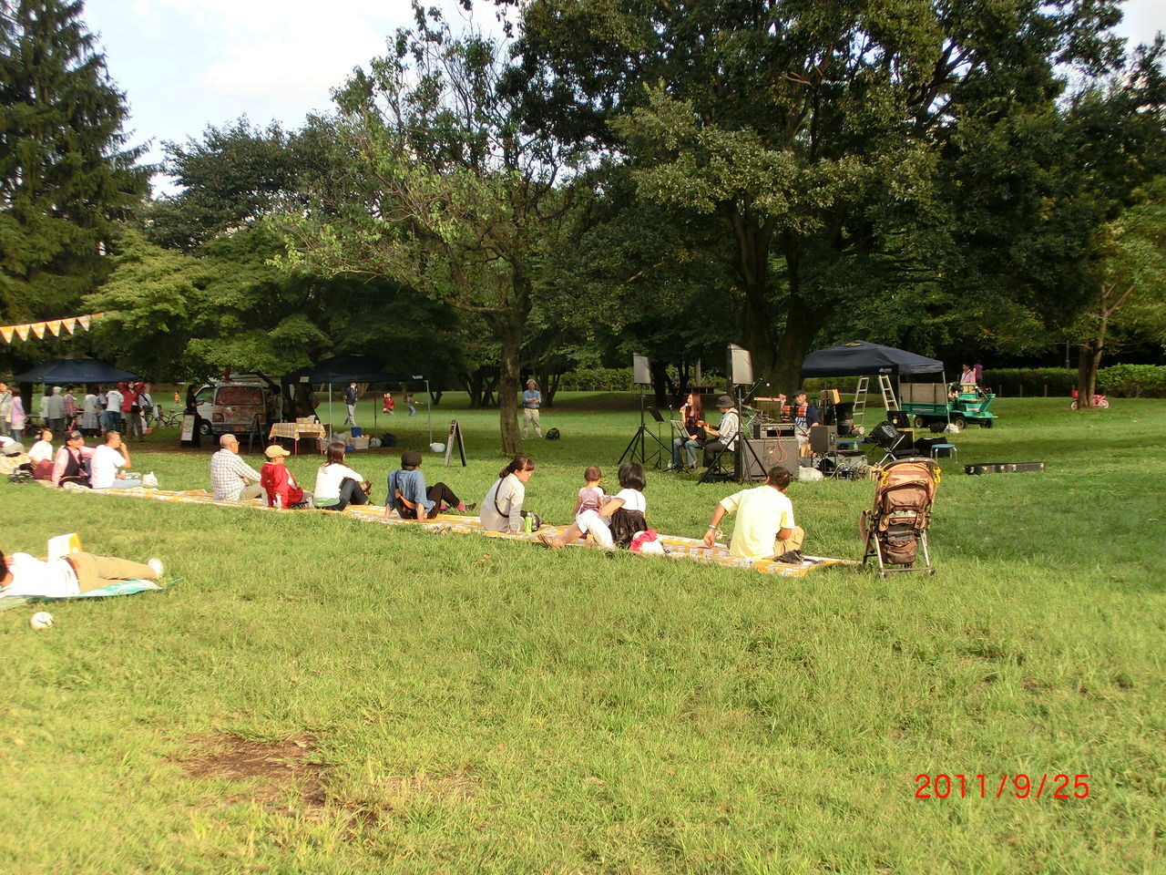都立武蔵国分寺公園でのライブ2日目 11 9 25 器楽アンサンブル エスニック キッチン 都立武蔵国分寺公園でのライブ2日目 11 9 25 器楽アンサンブル エスニック キッチン